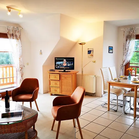 Appartementhaus Kirchweg 19 11 - Seeschwalbe Apartment Neu Gaarz